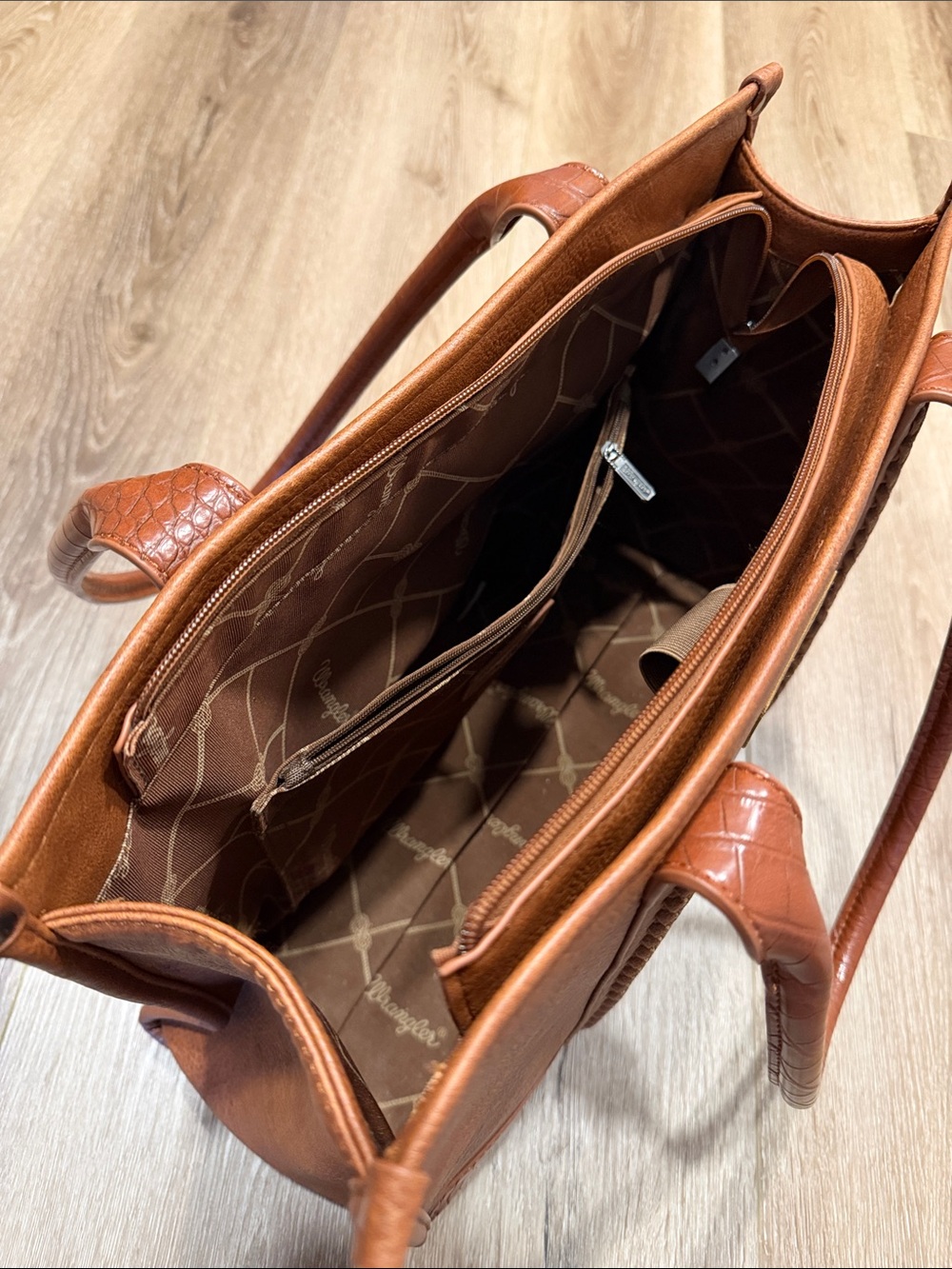 Wrangler Tote - Picture 7 of 7